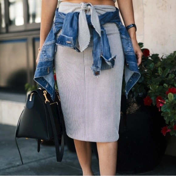 Club Monaco Knotted Tie Front Skirt - Picture 3 of 3